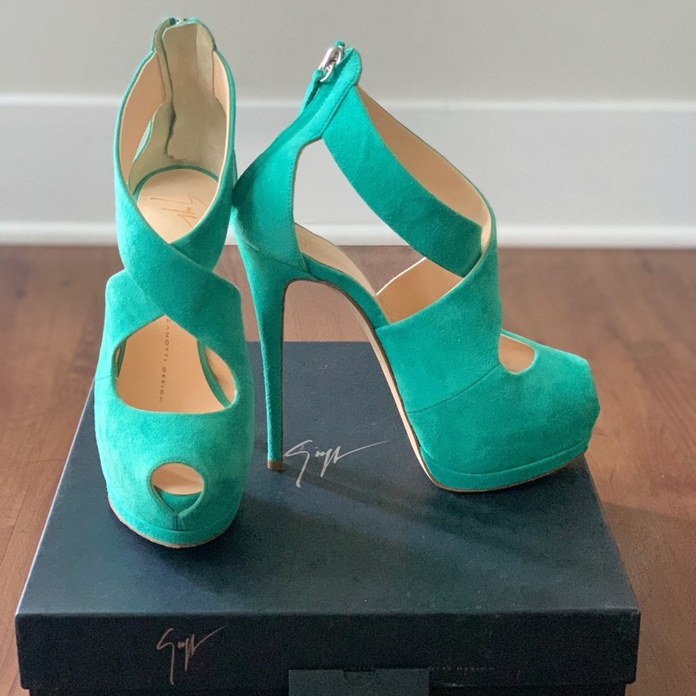 Giuseppe Zanotti Criss Cross Suede Heels 👠